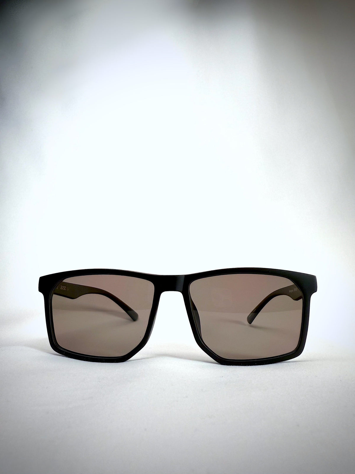 Front view of Betelgeuse matte brown TR90 frame – A bold yet refined prescription sunglasses design.