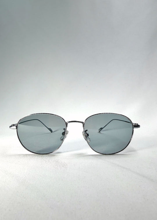 Front-angle view of Solen Softint sunglasses in Moonveil with stainless-steel frame and subtle Softint tint.