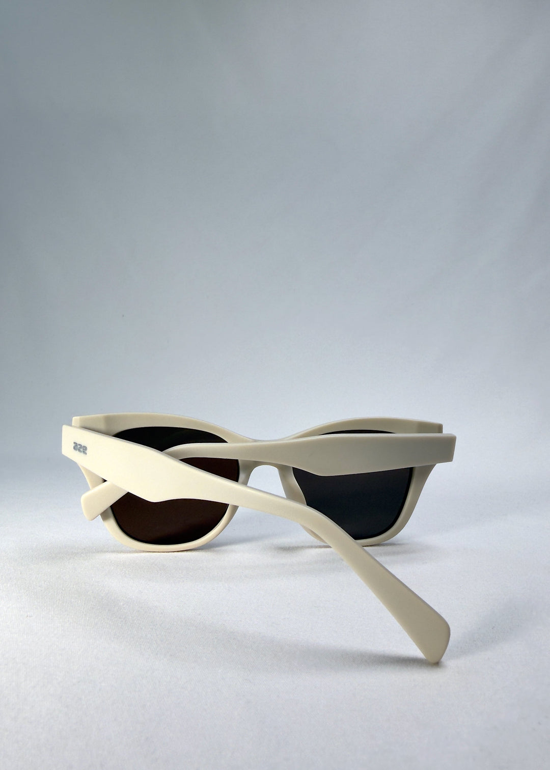 Back view of Veyron in Pale Mirage, showing the thick acetate temples and clean inner frame finish. 